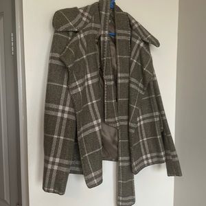 BURBERRY //size 8 Wrap jacket